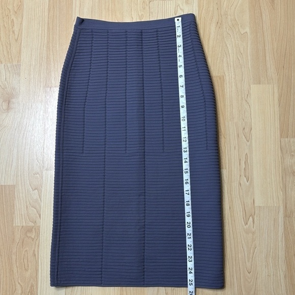 Giorgio Armani Pencil Mid Ribbed Stretch Skirt IT 38/US 2 - Picture 7 of 8